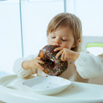 L'Assunzione di Zucchero nei Primi 1000 Giorni di Vita: Impatto sulla Salute a Lungo Termine